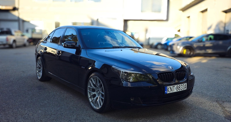 BMW Seria 5 cena 37450 przebieg: 248000, rok produkcji 2007 z Błażowa małe 137